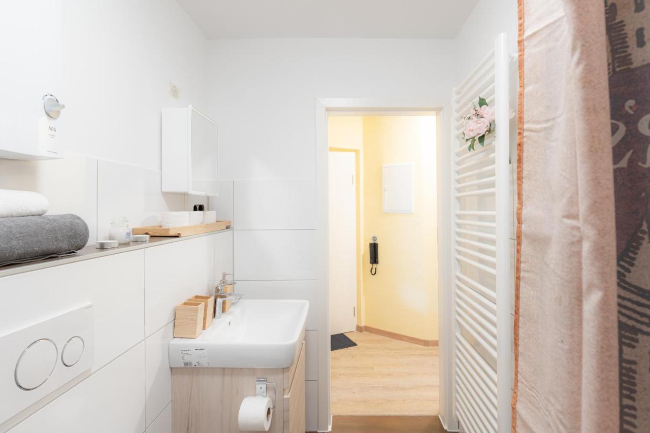 - Magical Harry Potter Apartment In Duisburg - 2 Mins Central Station Hbf - Kingsize Bed & Netflix - Εξωτερικό φωτογραφία