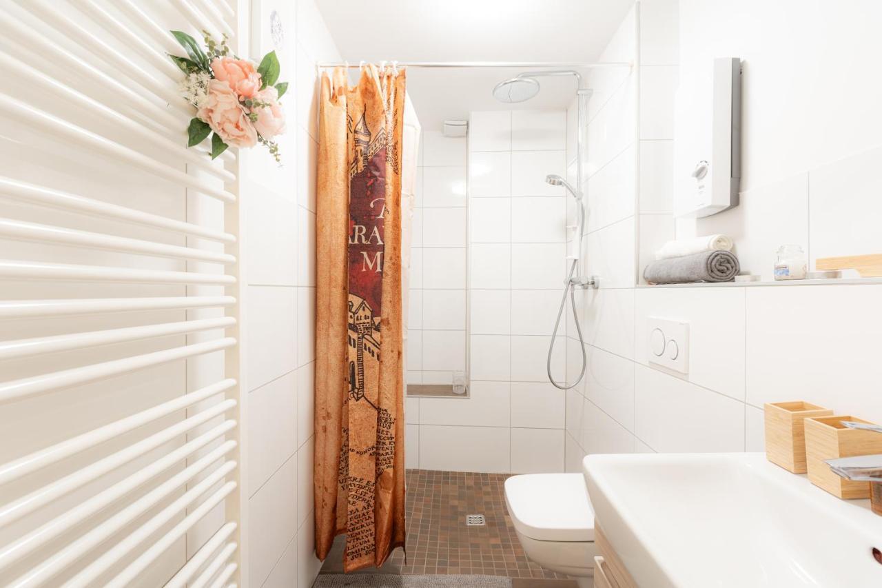 - Magical Harry Potter Apartment In Duisburg - 2 Mins Central Station Hbf - Kingsize Bed & Netflix - Εξωτερικό φωτογραφία
