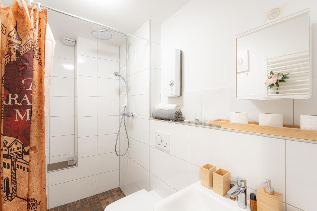 - Magical Harry Potter Apartment In Duisburg - 2 Mins Central Station Hbf - Kingsize Bed & Netflix - Εξωτερικό φωτογραφία